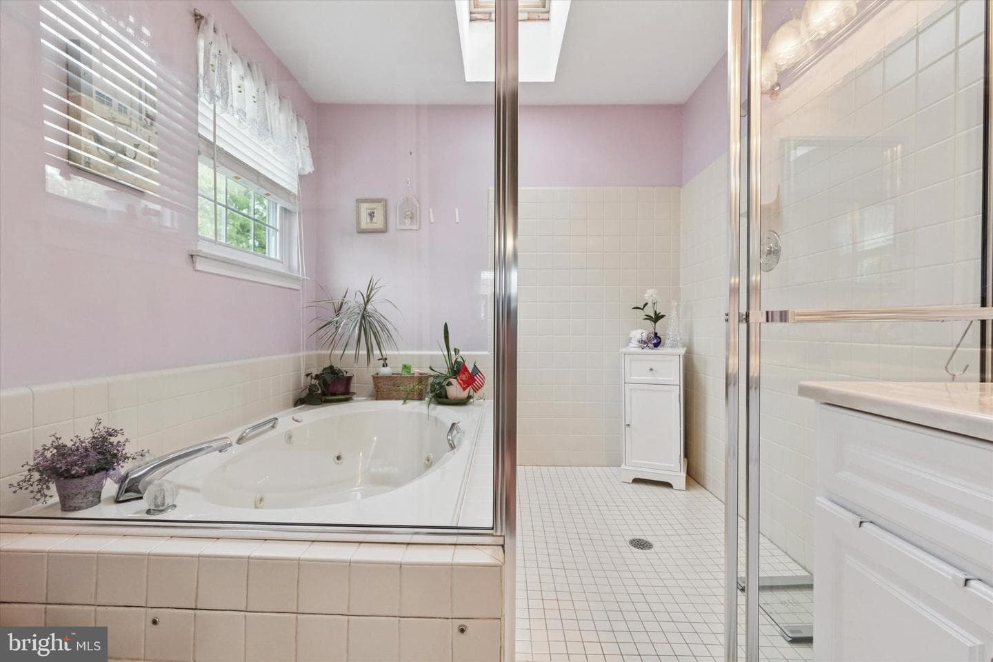 689 Pickering Road photo 22