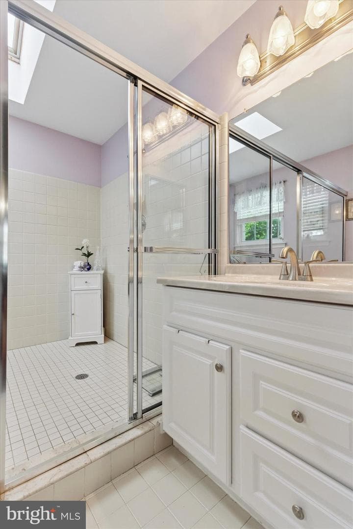 689 Pickering Road photo 23