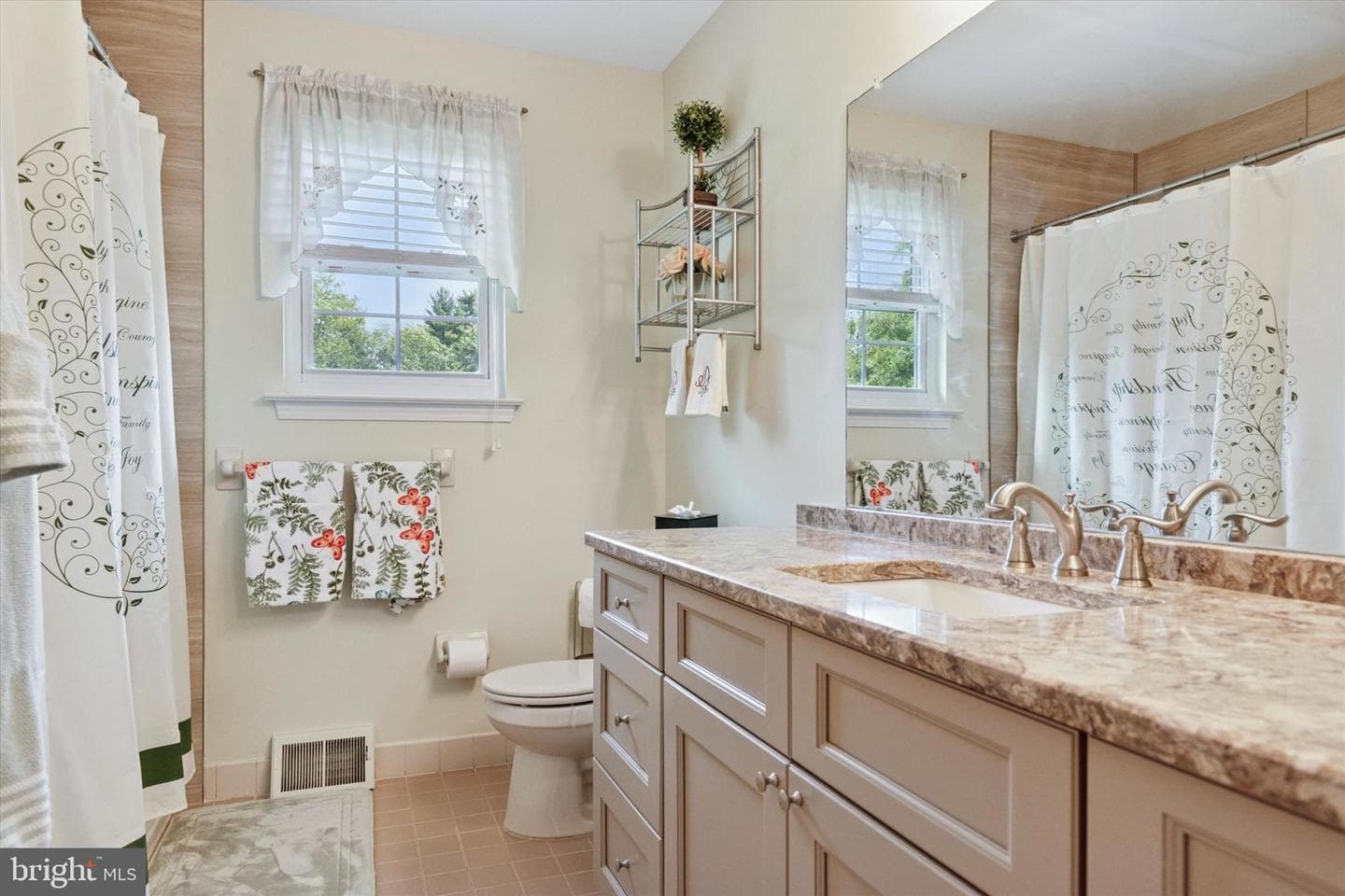 689 Pickering Road photo 24