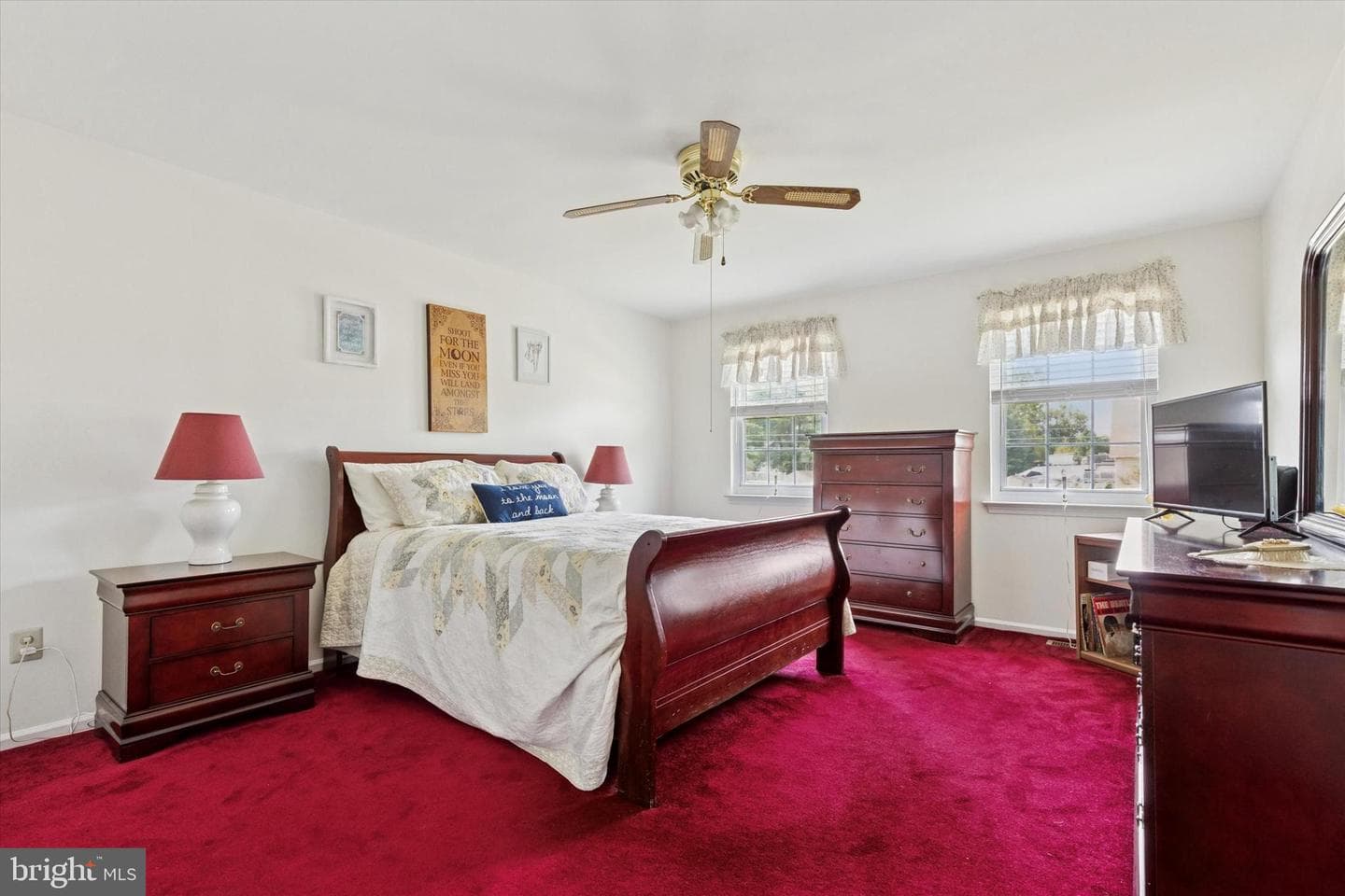 689 Pickering Road photo 29