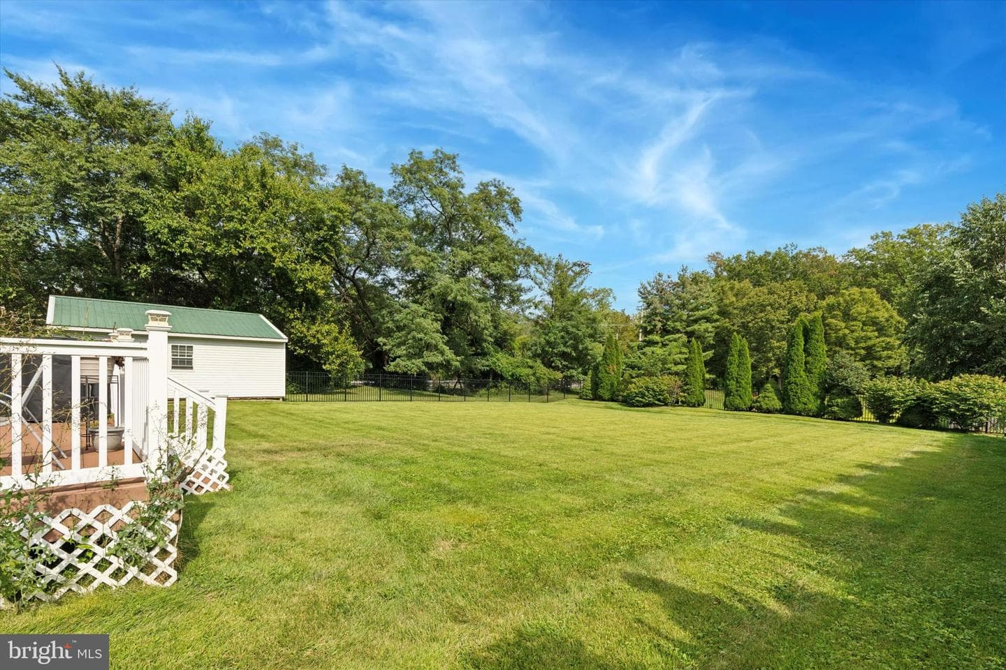 689 Pickering Road photo 35