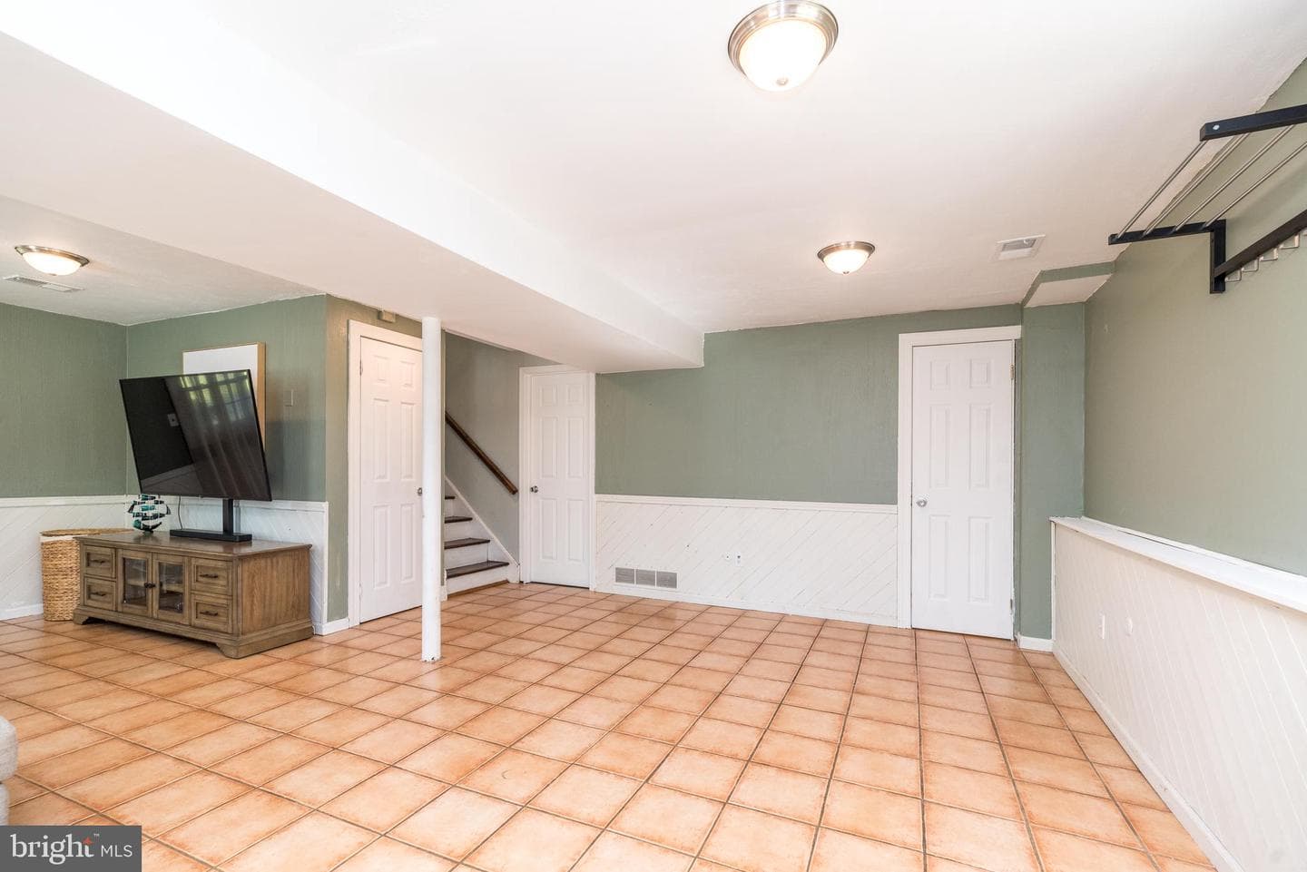 226 Meadow Drive photo 8