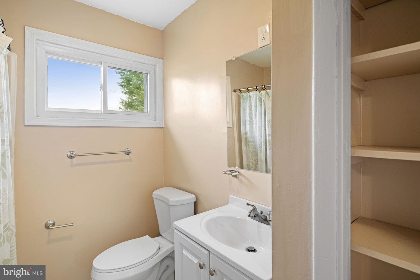 906 Stephen Avenue photo 16