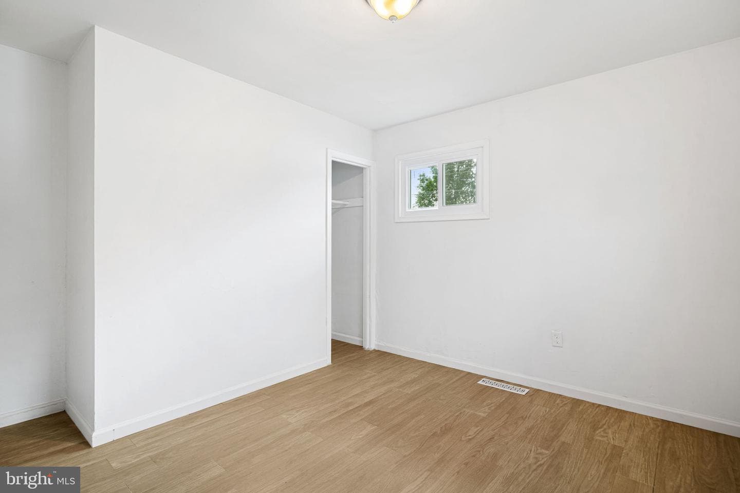 906 Stephen Avenue photo 9