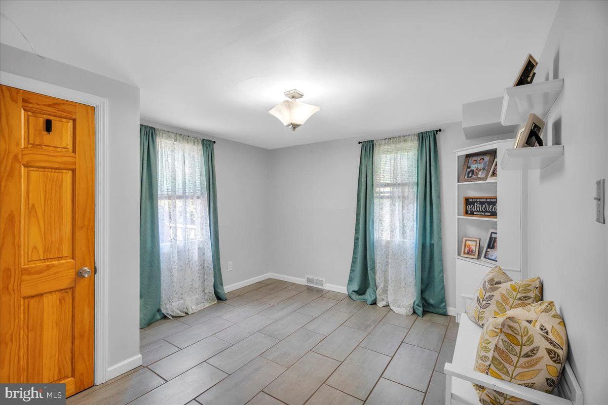 611 Rosewood Avenue photo 21
