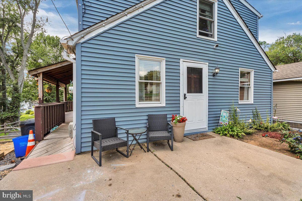 611 Rosewood Avenue photo 4