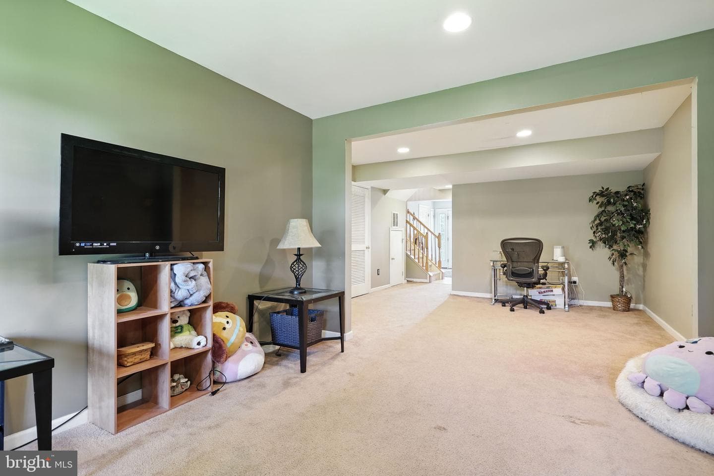 217 Windsor Court photo 8