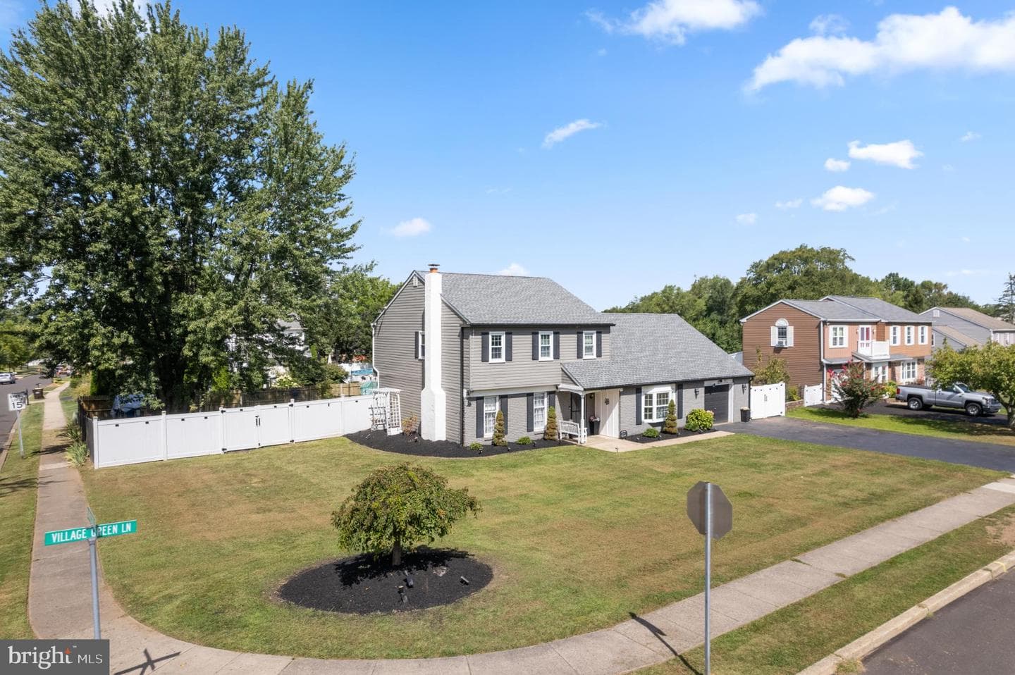116 Village Green Lane photo 4
