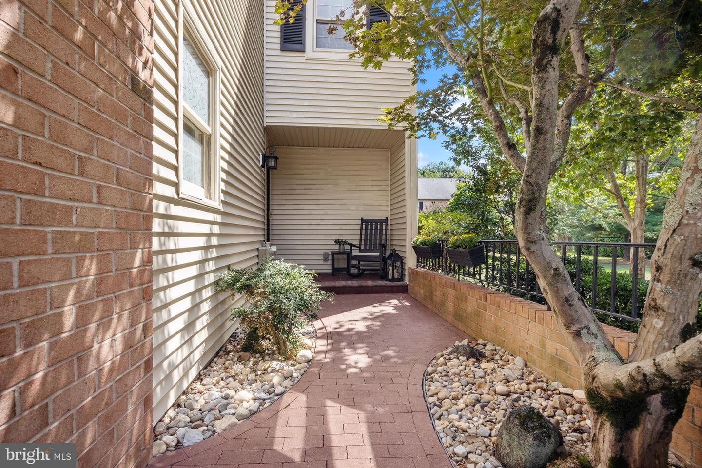 96 Sutphin Pines photo 3