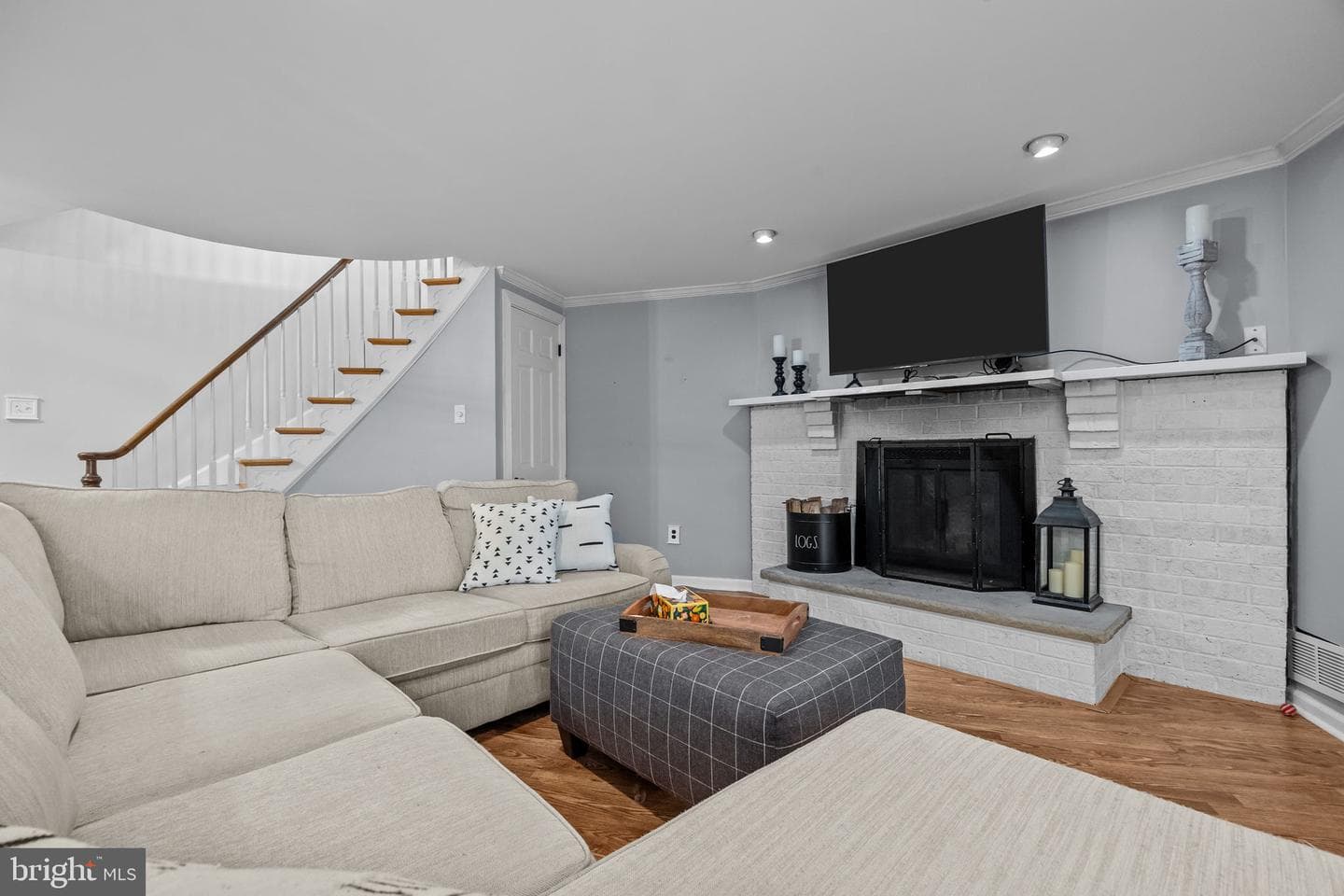 96 Sutphin Pines photo 32