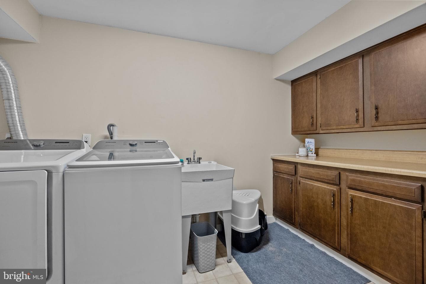 96 Sutphin Pines photo 36