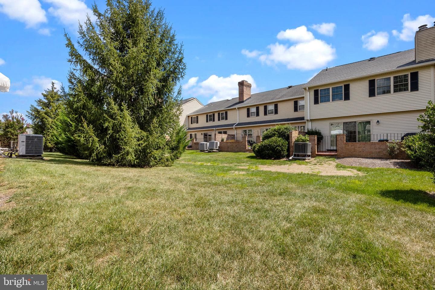 96 Sutphin Pines photo 40