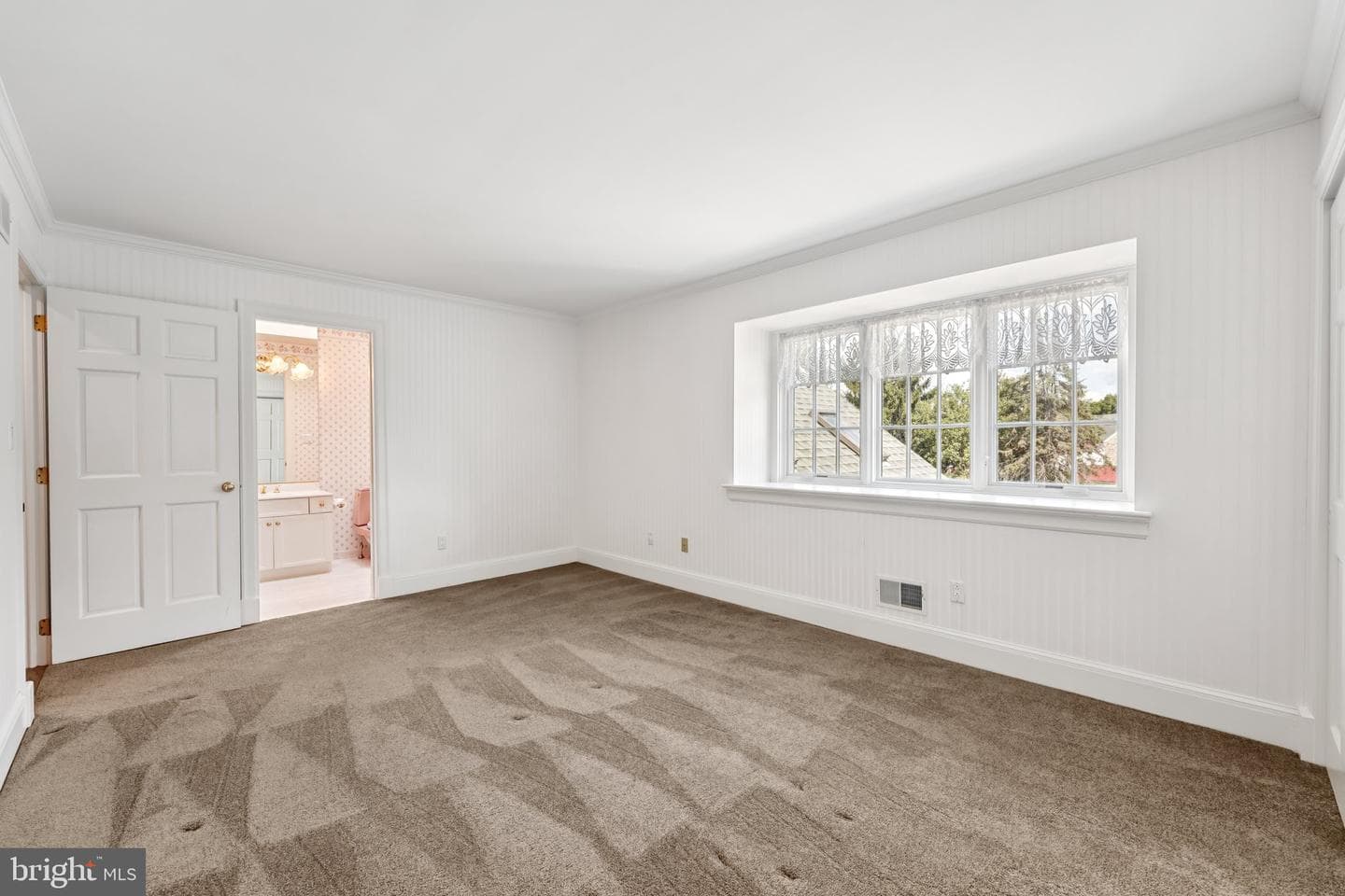12 Paddock Drive photo 27