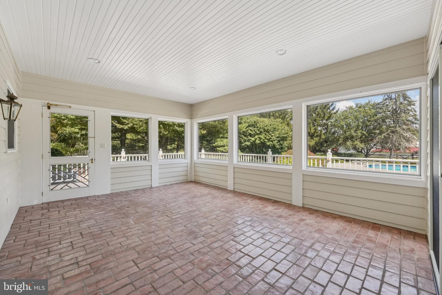12 Paddock Drive photo 32