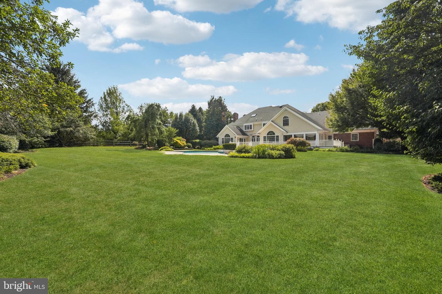 12 Paddock Drive photo 38