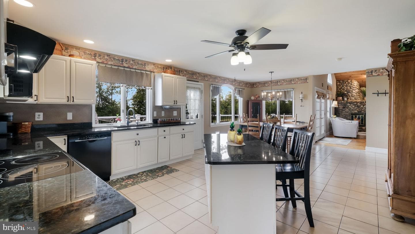 1701 Broad Street photo 24
