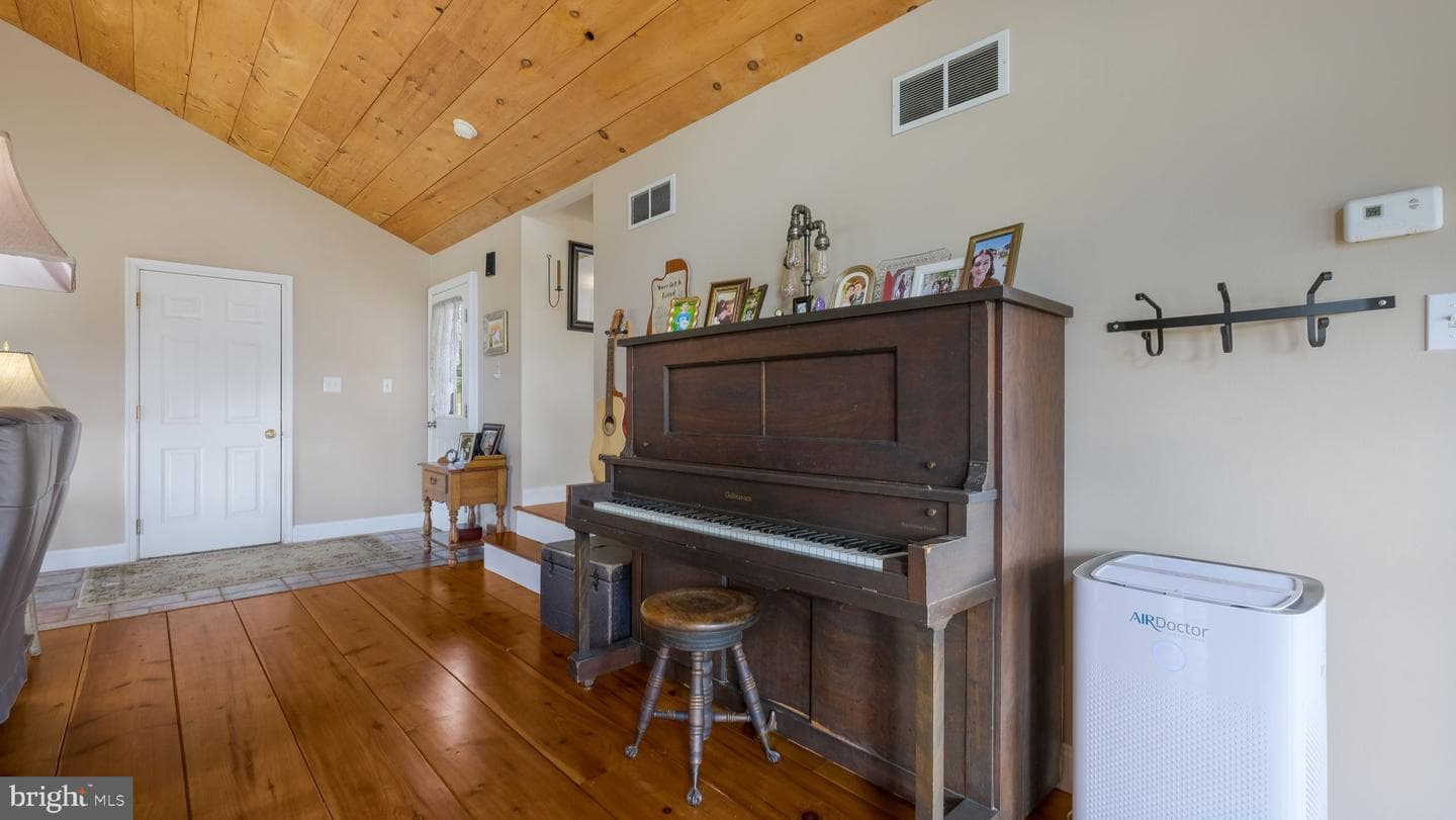 1701 Broad Street photo 39
