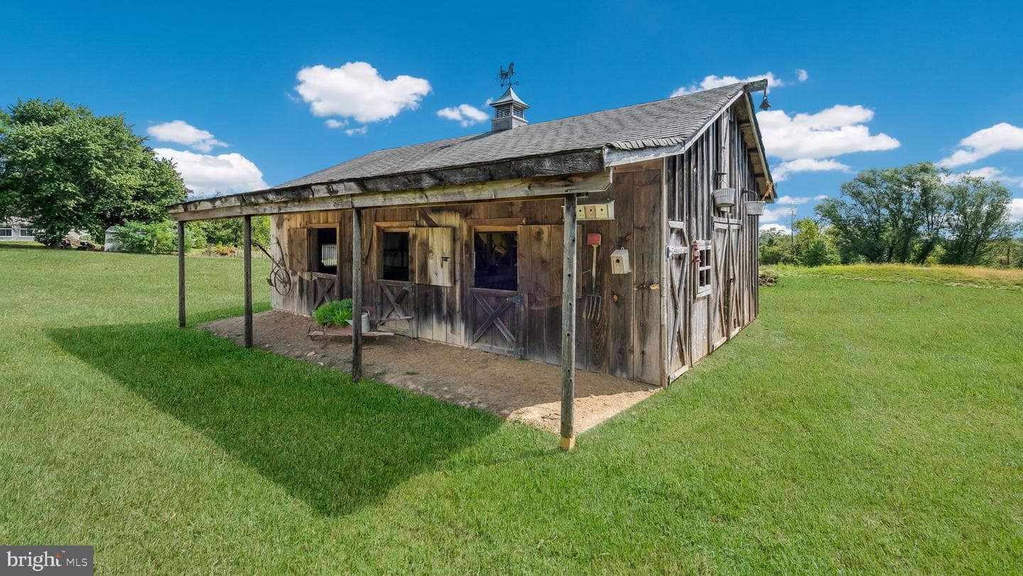 1701 Broad Street photo 86
