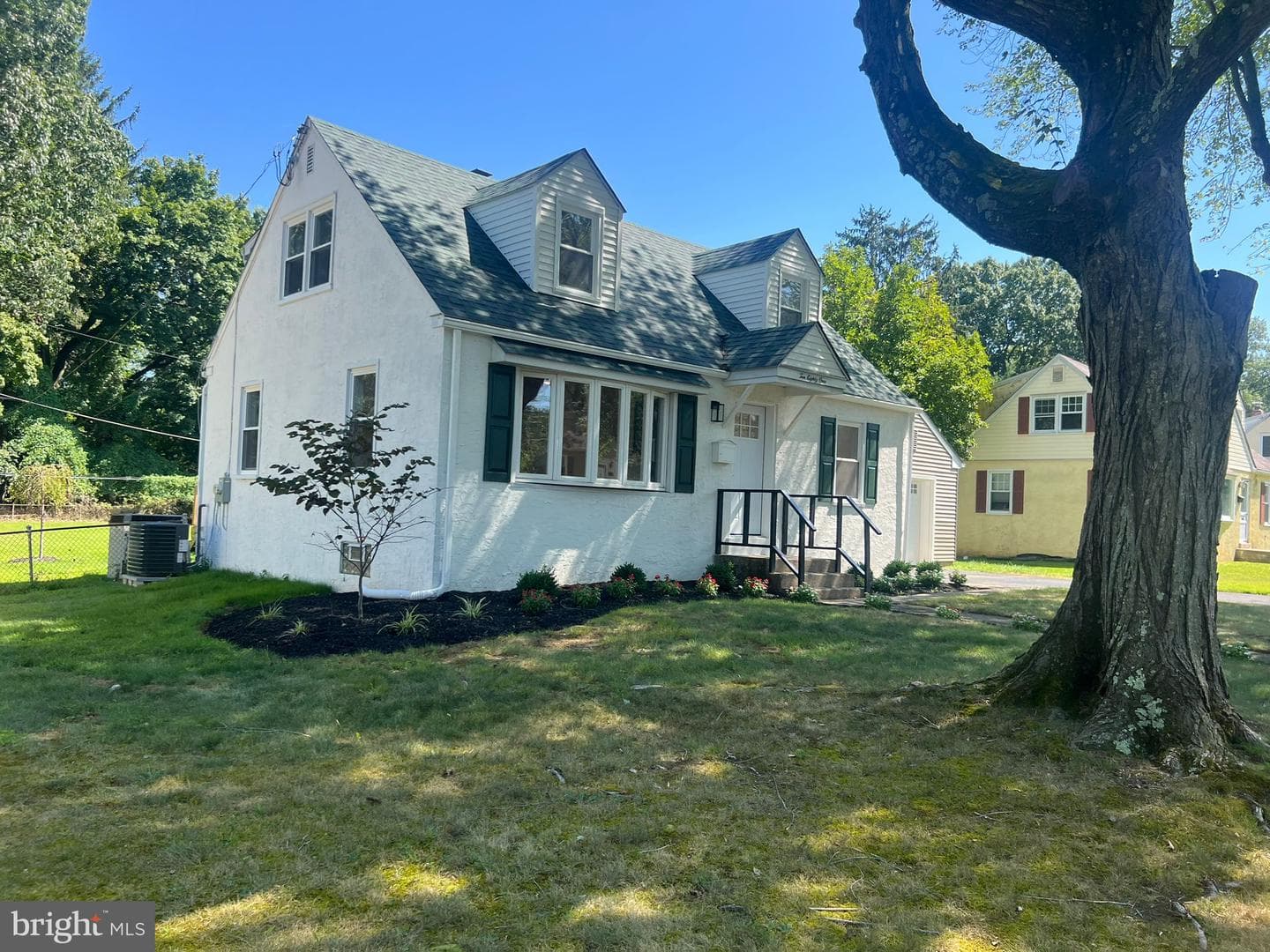 1081 Cherry Lane photo 3