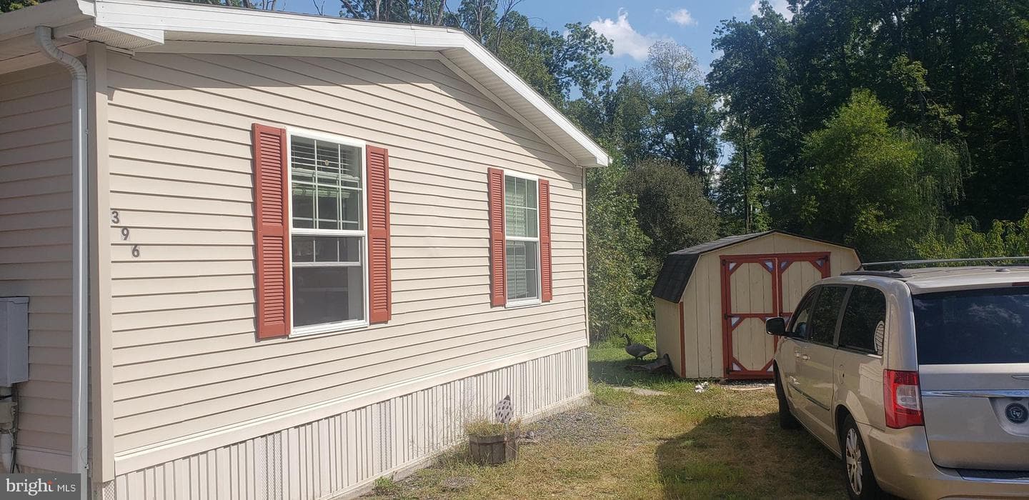 396 Cedar Drive photo 2
