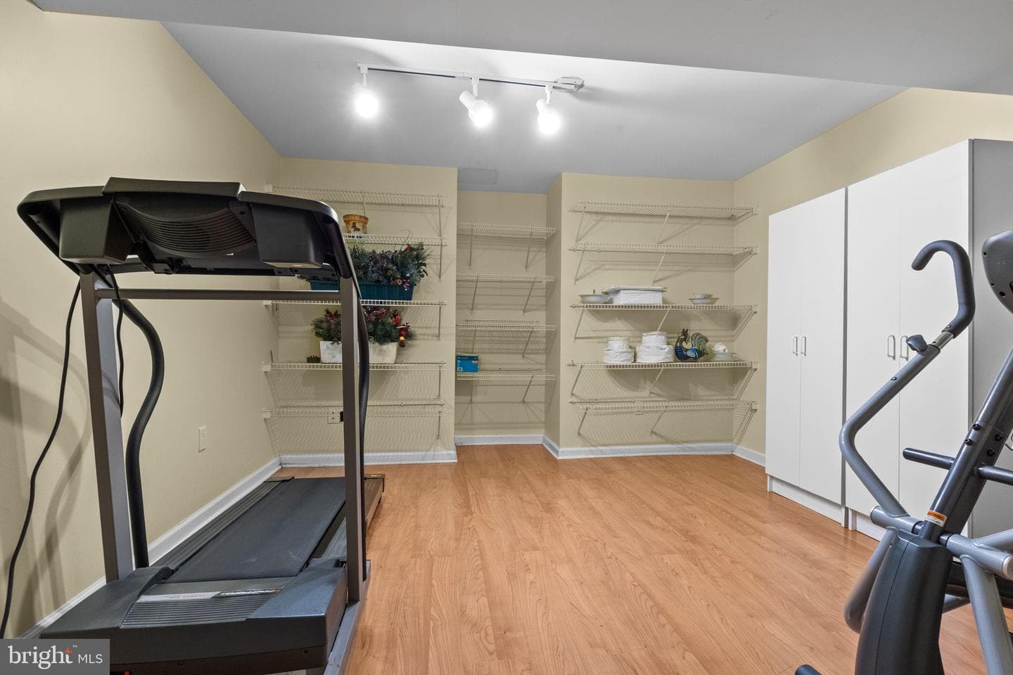527 Clydesdale Drive photo 34