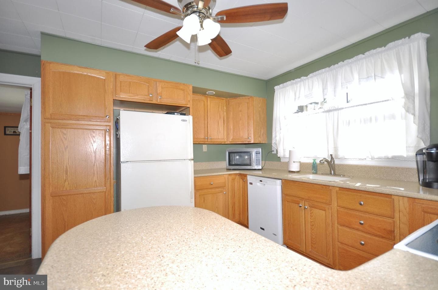 829 Harris Ave photo 12