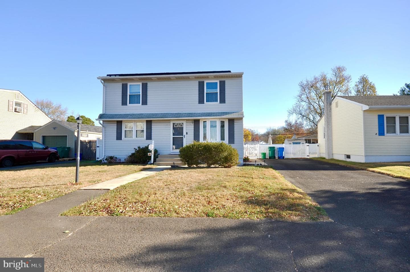 829 Harris Ave photo 2