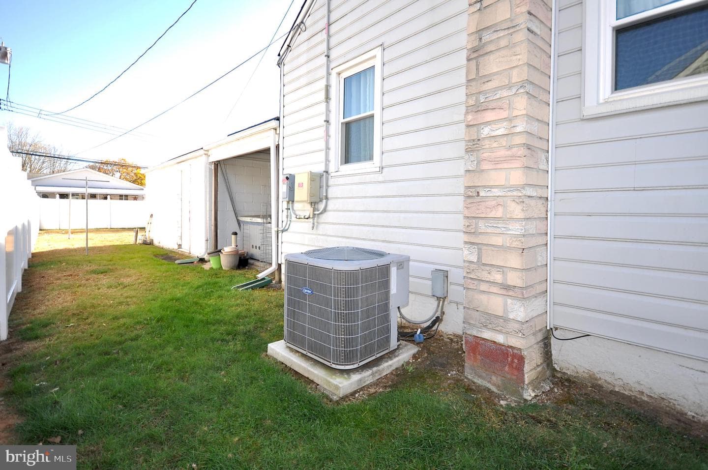 829 Harris Ave photo 33