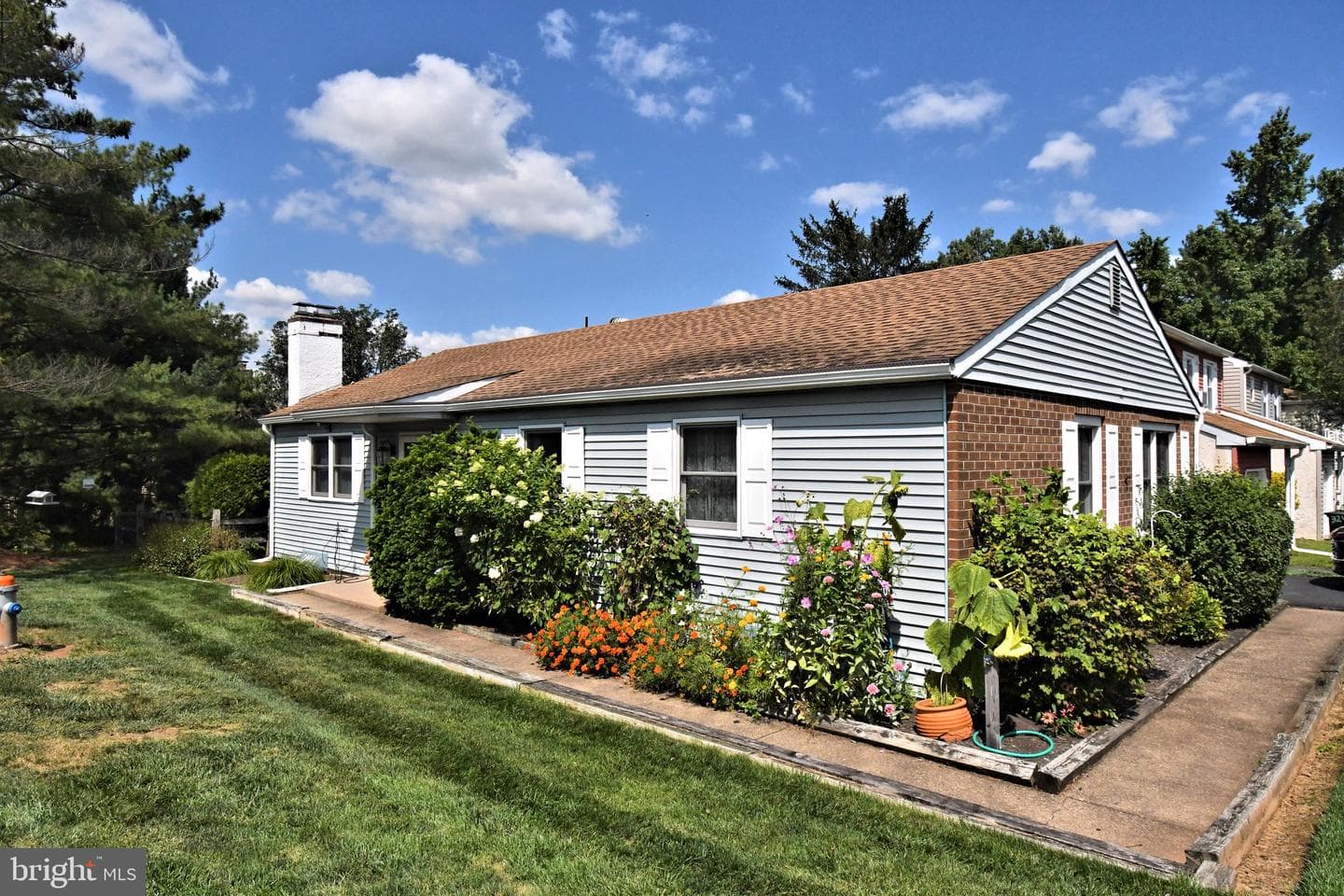 326 Rocky Court W #W photo 3