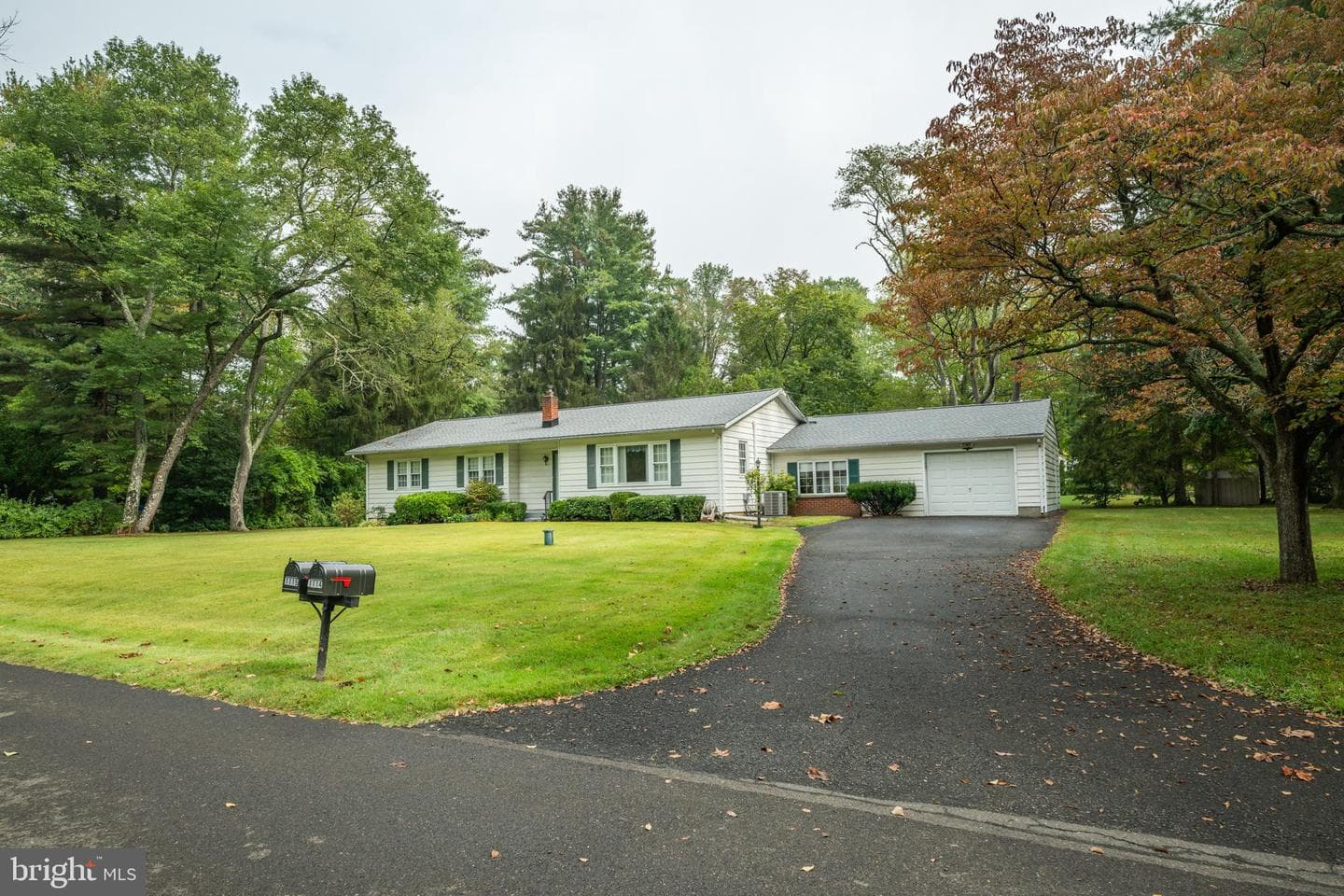 1114 General Hamilton Road photo 3