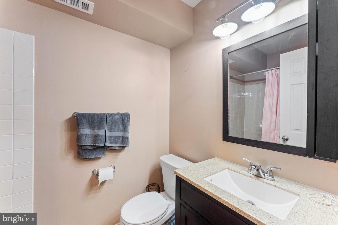 2010 Barry Court #743b photo 16