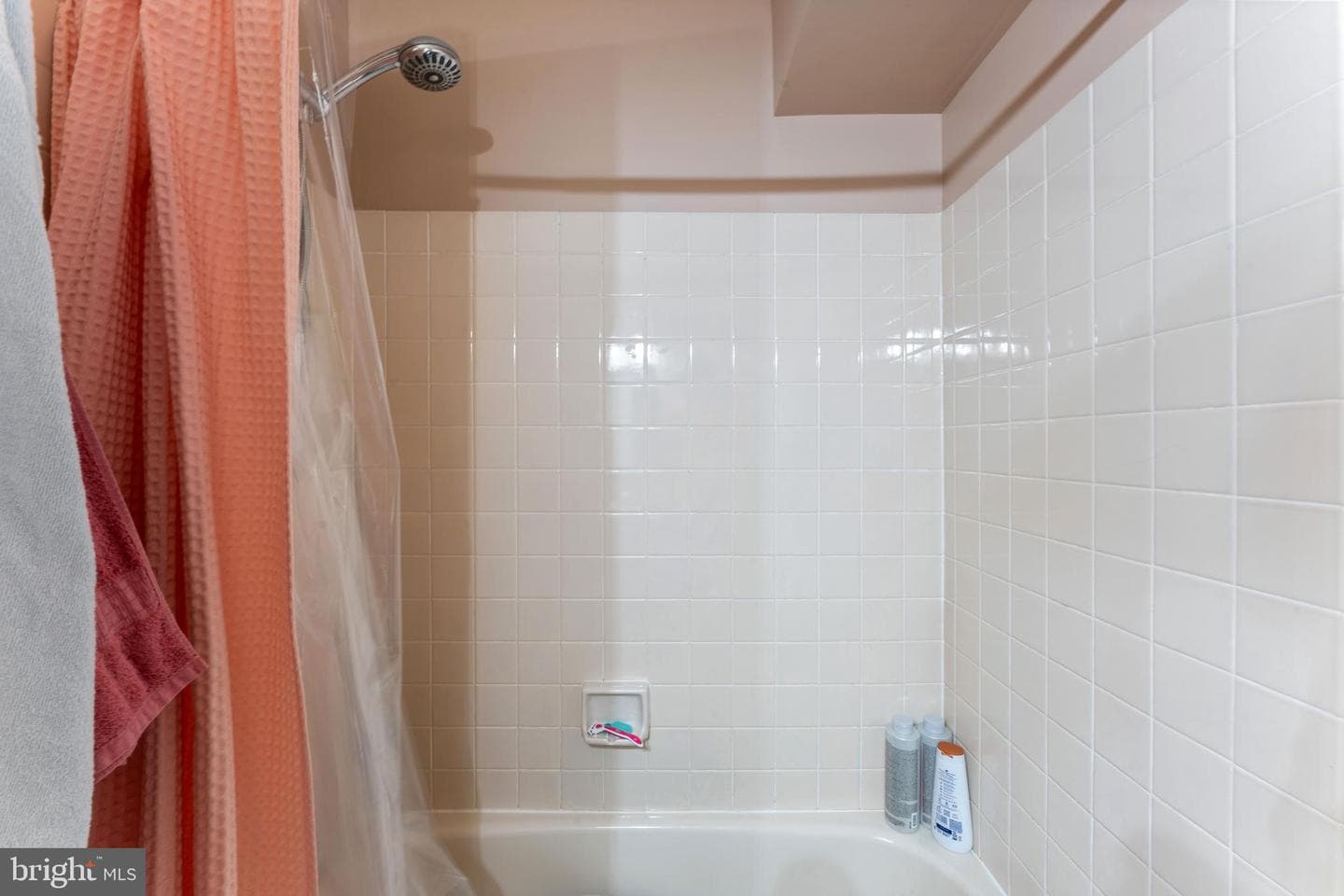 2010 Barry Court #743b photo 17