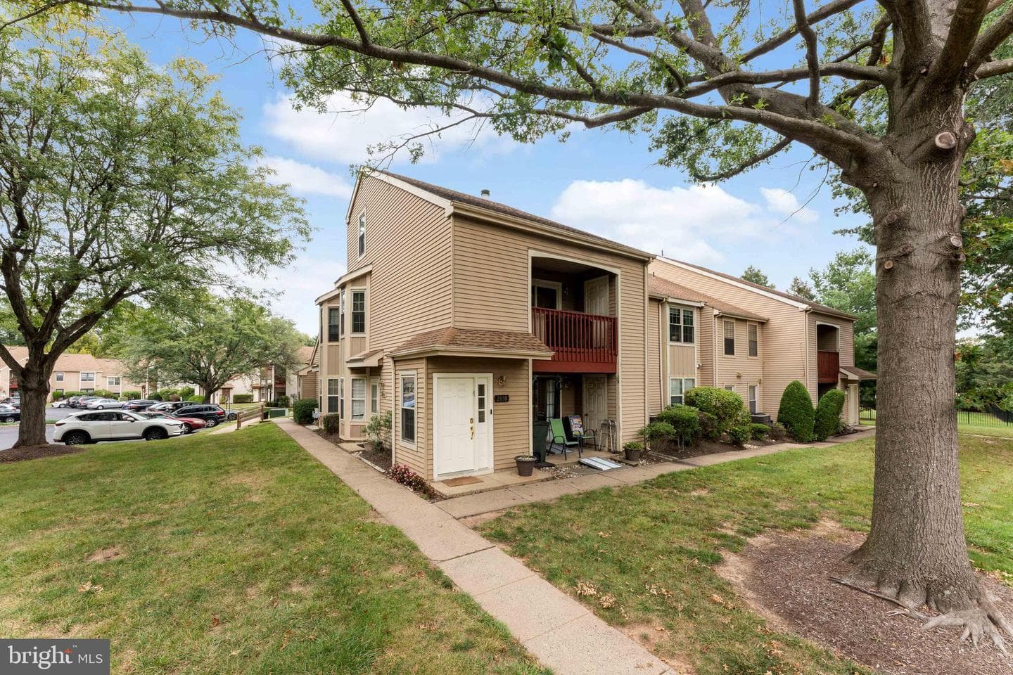 2010 Barry Court #743b photo 2