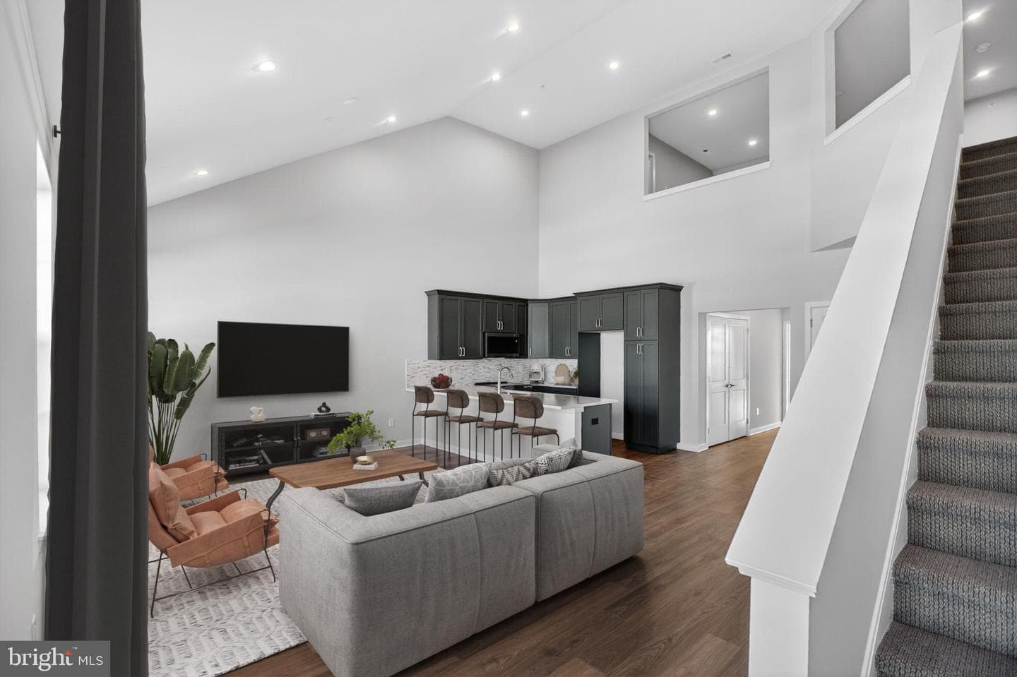 12 Ivy Lane photo 2
