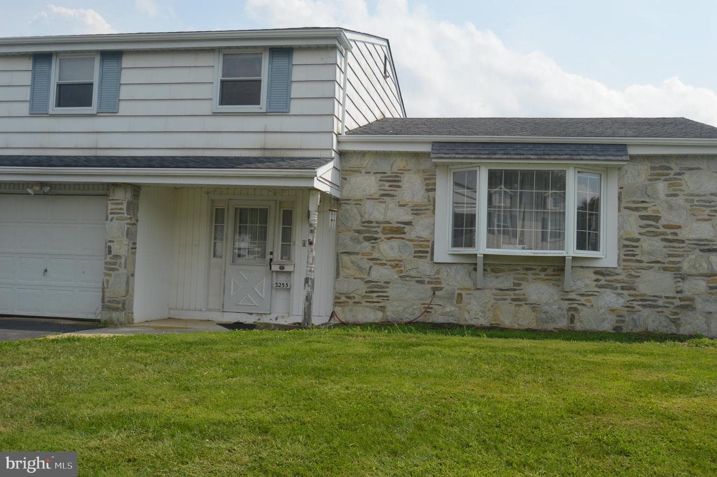 3255 Parkview Drive photo 3