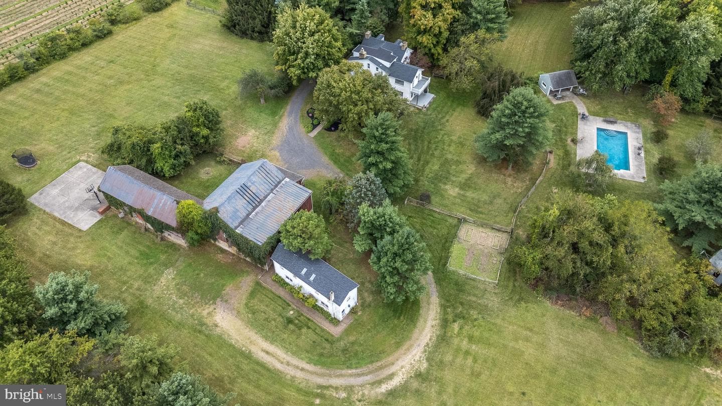 1341 Durham Rd photo 2