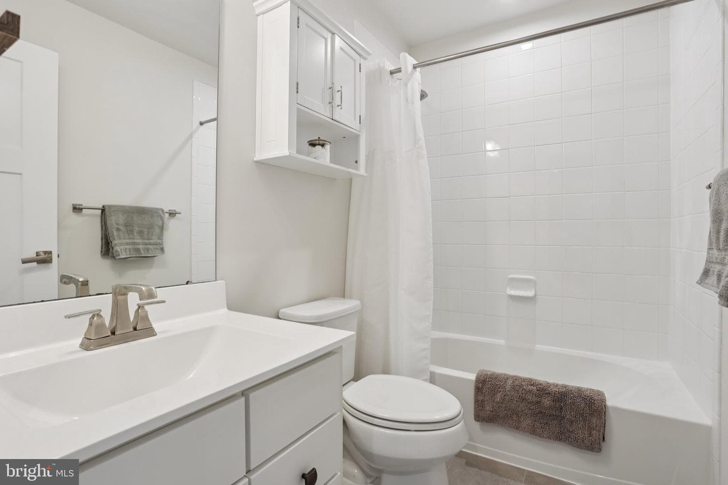 221 Laurel Lane photo 21