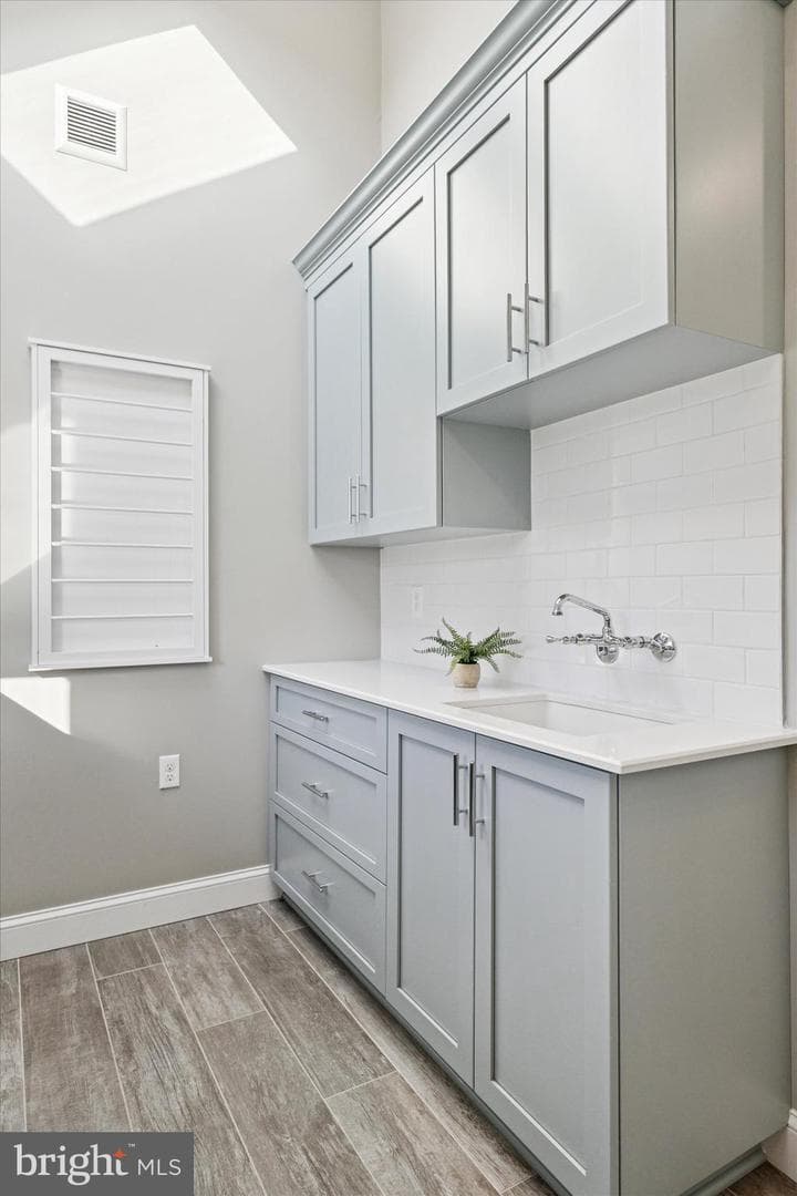 222 Windsor Way photo 20
