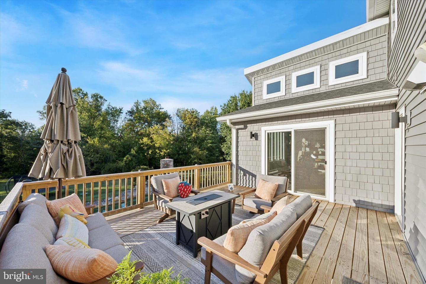 222 Windsor Way photo 38
