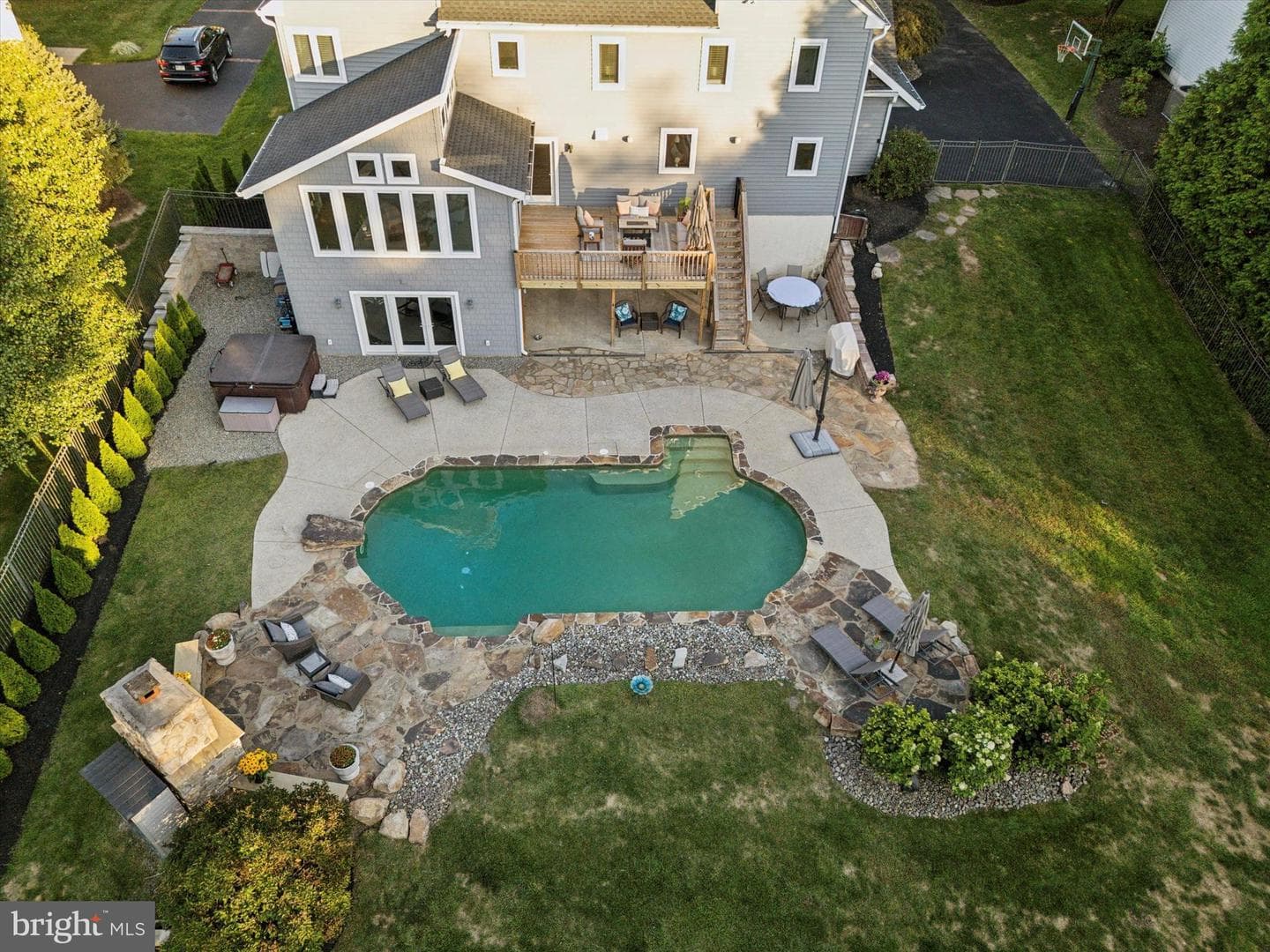 222 Windsor Way photo 40