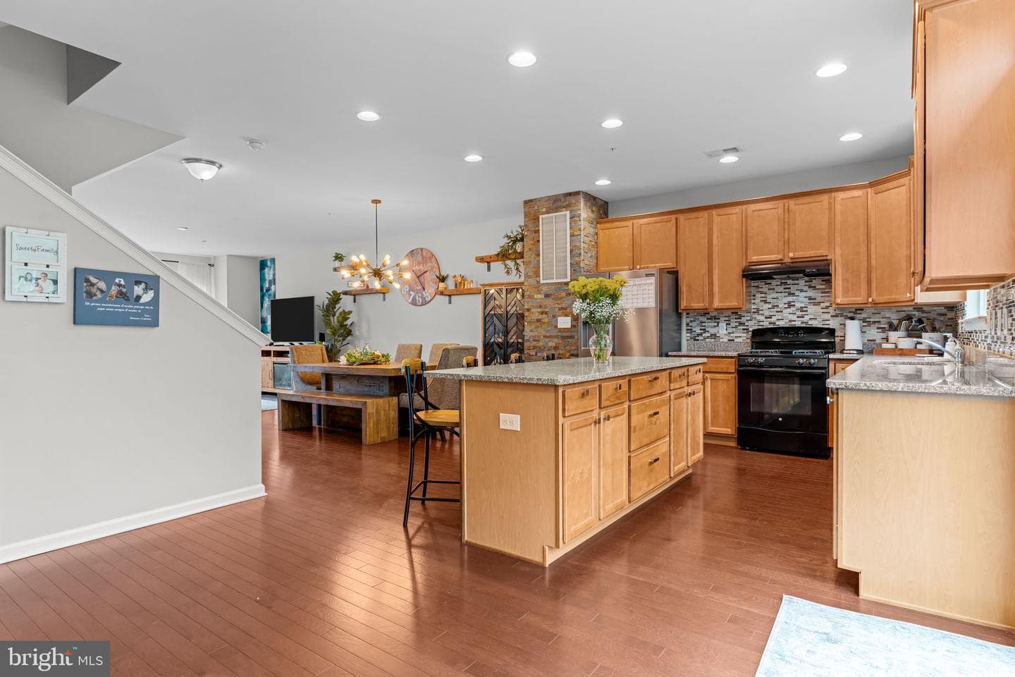 313 Chestnut Court photo 16