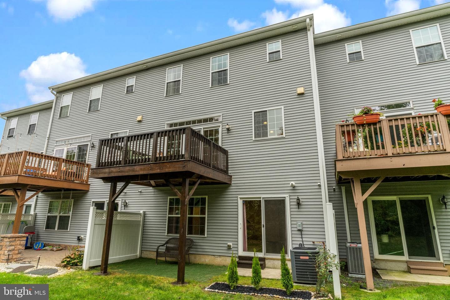 313 Chestnut Court photo 35