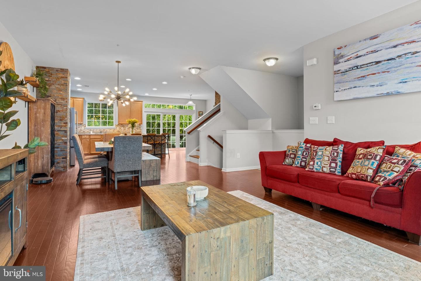 313 Chestnut Court photo 6