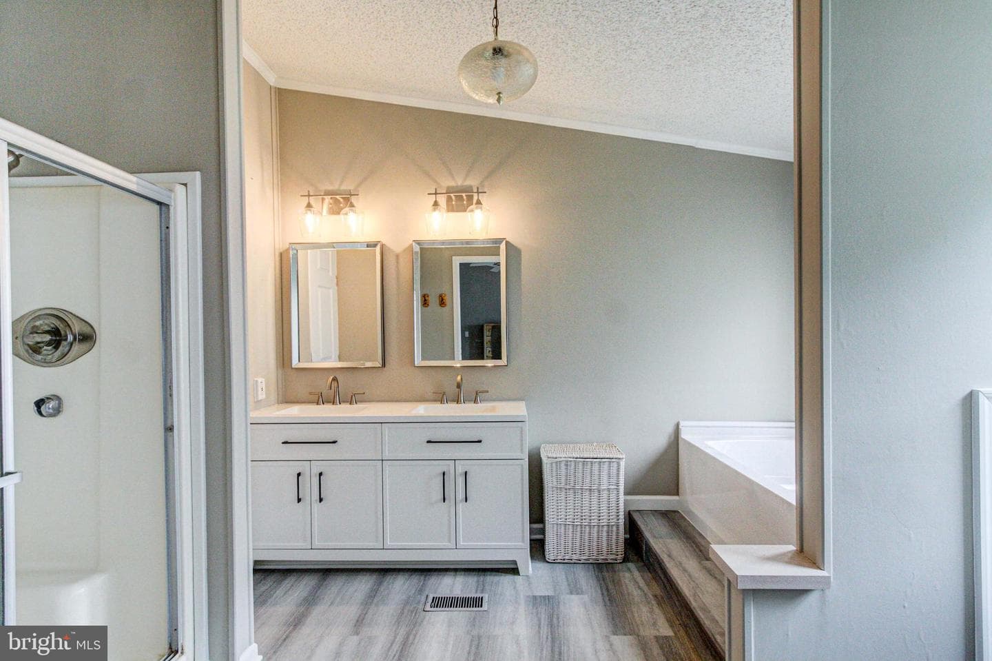 147 Raven Court photo 25
