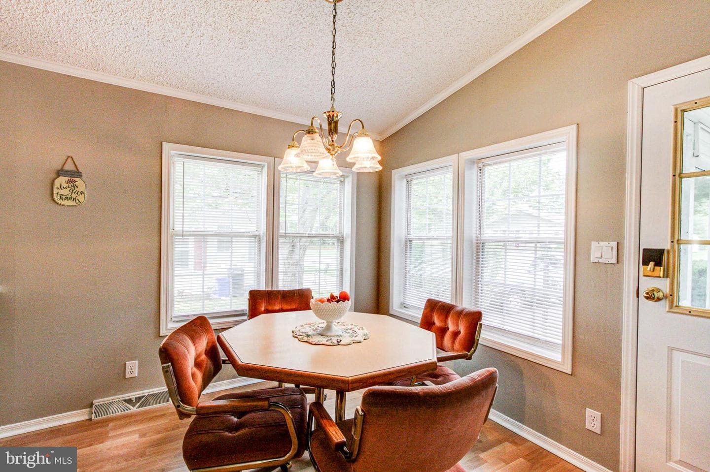 147 Raven Court photo 9