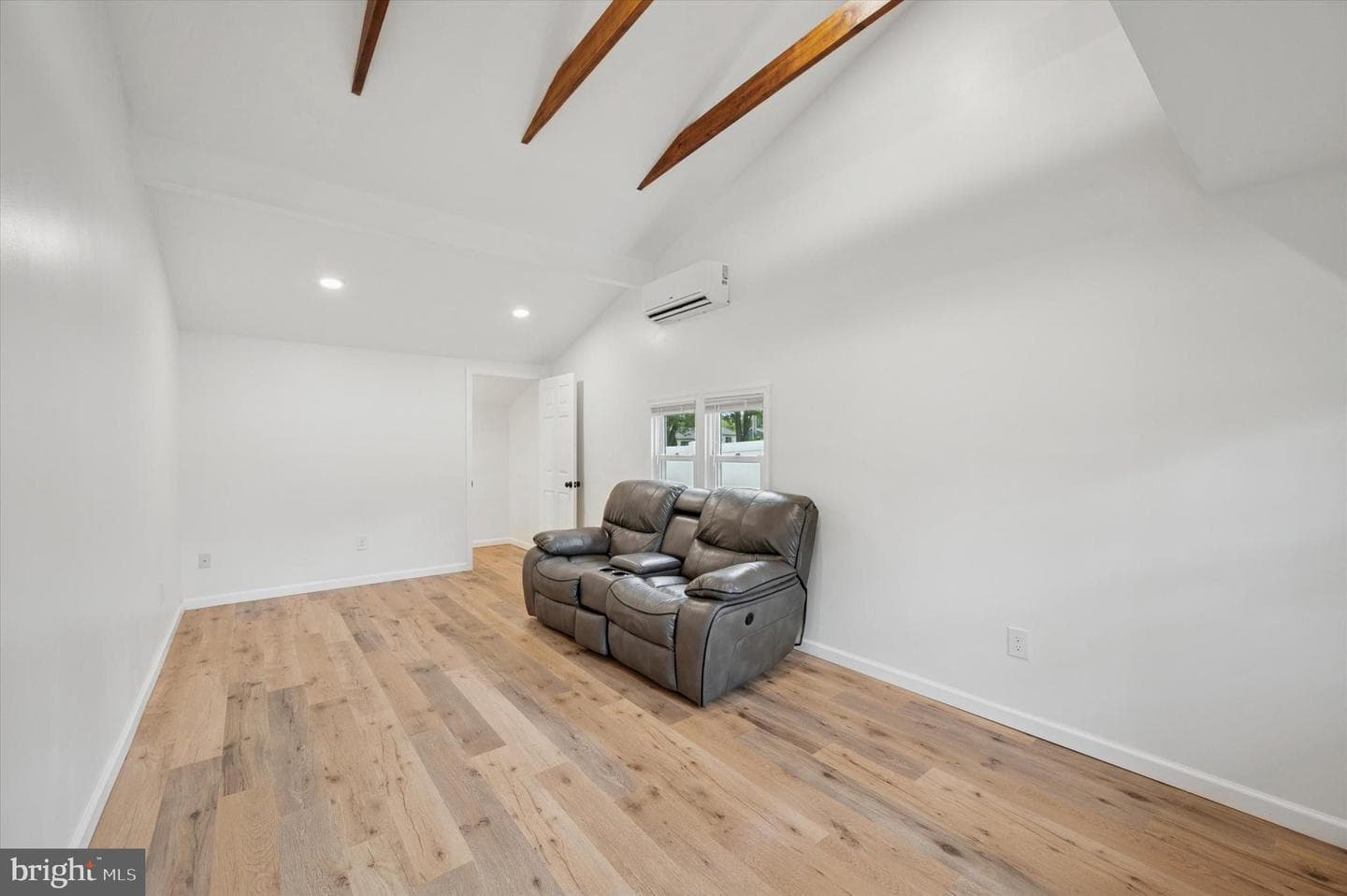 724 Cypress Road photo 10