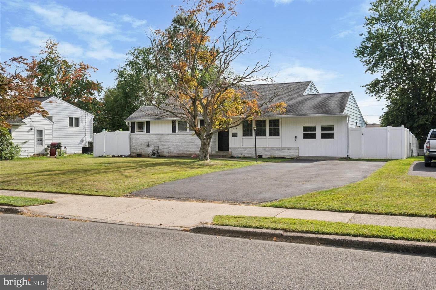724 Cypress Road photo 2