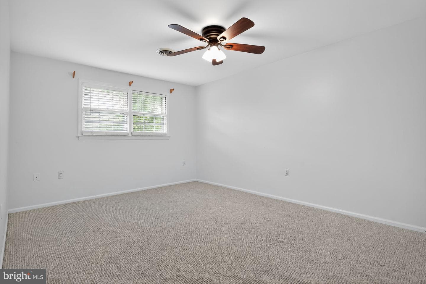 908 Yardley Cmns Commons photo 14