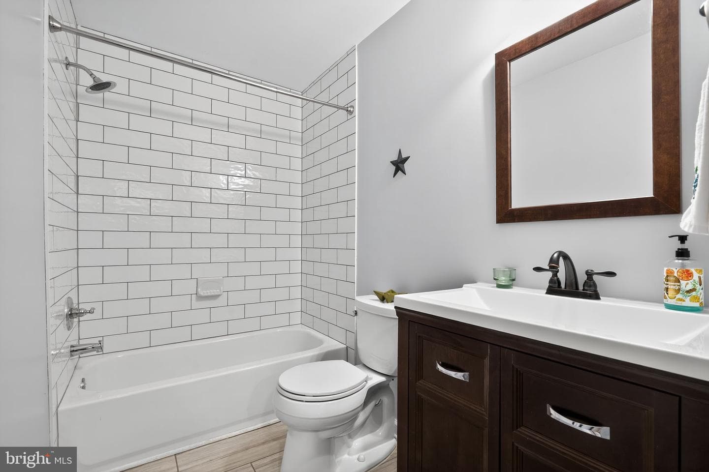 908 Yardley Cmns Commons photo 16