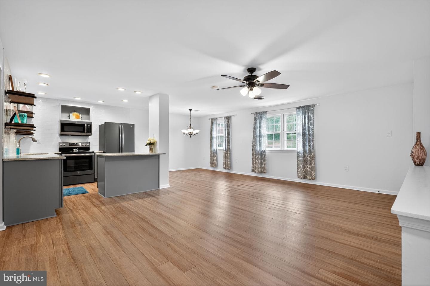 908 Yardley Cmns Commons photo 5